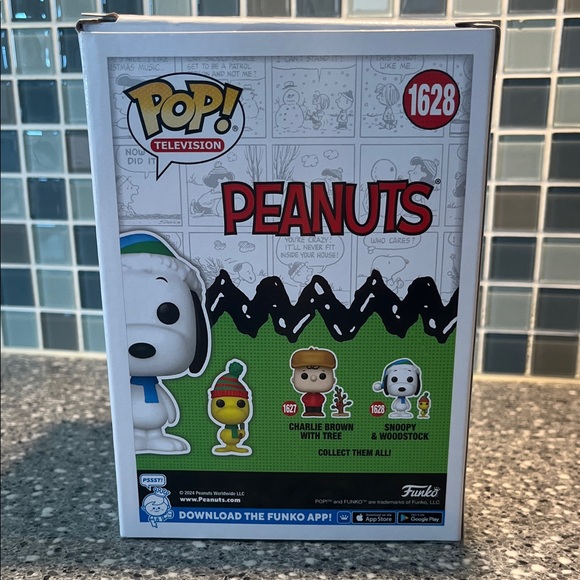 Funko Pop Peanuts Snoopy & Woodstock with Blue and Green Accents - Picture 4 of 8